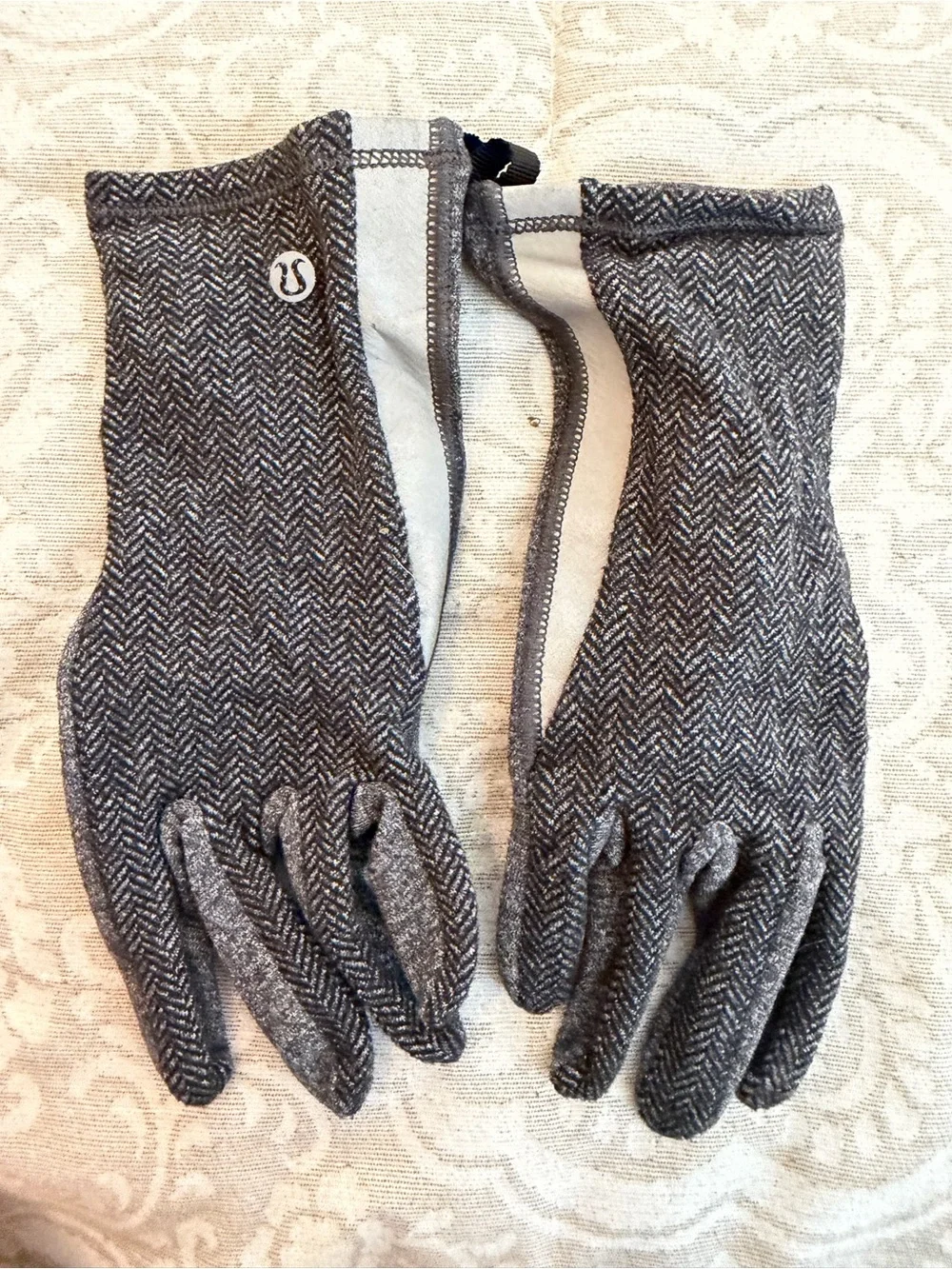 lululemon athletica Gray Heather Tech Gloves
